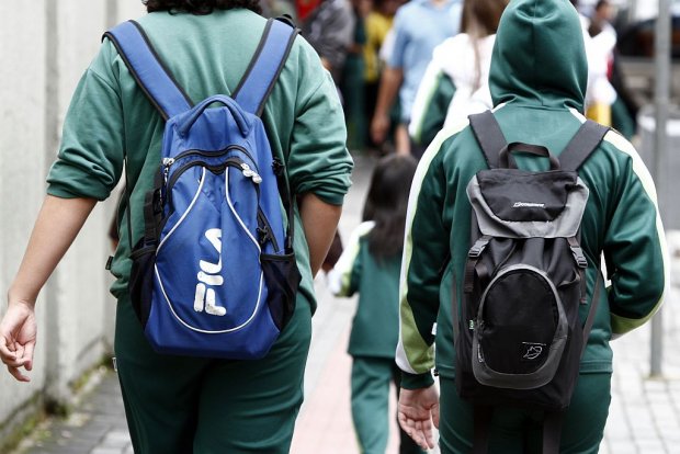 mochila_pesada_multa_escola_03_03-110232