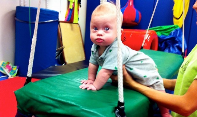 physical-thearpy-child-down-downs-syndrome-4-640x480