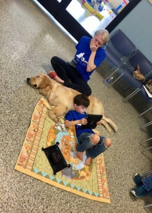 20out2016---crianca-autista-que-nao-gosta-de-ser-tocada-consegue-criar-lacos-com-cachorro-1476999336565_300x420