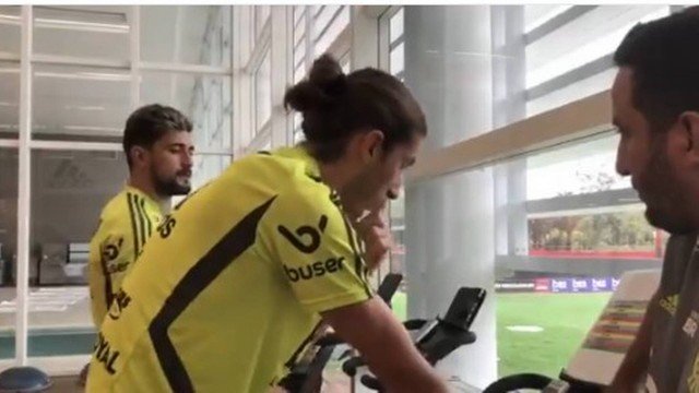 arrascaeta-faz-fisioterapia-flamengo